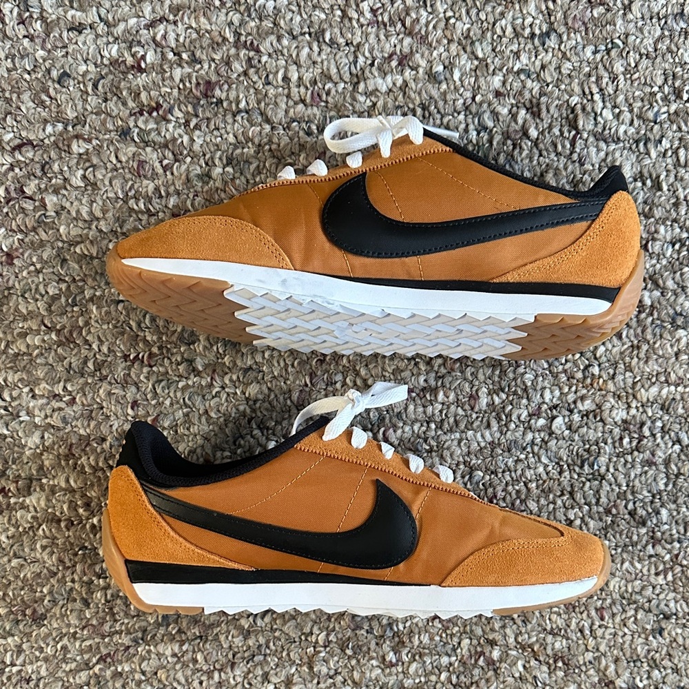 Nike womens pacific sneaker
